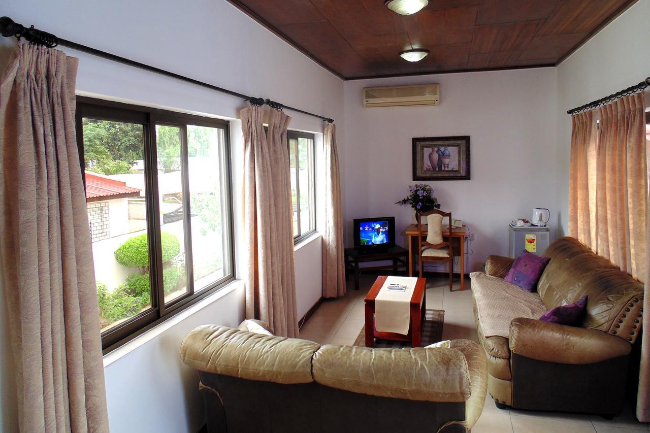Lavender Lodge Hotel Acra Exterior foto