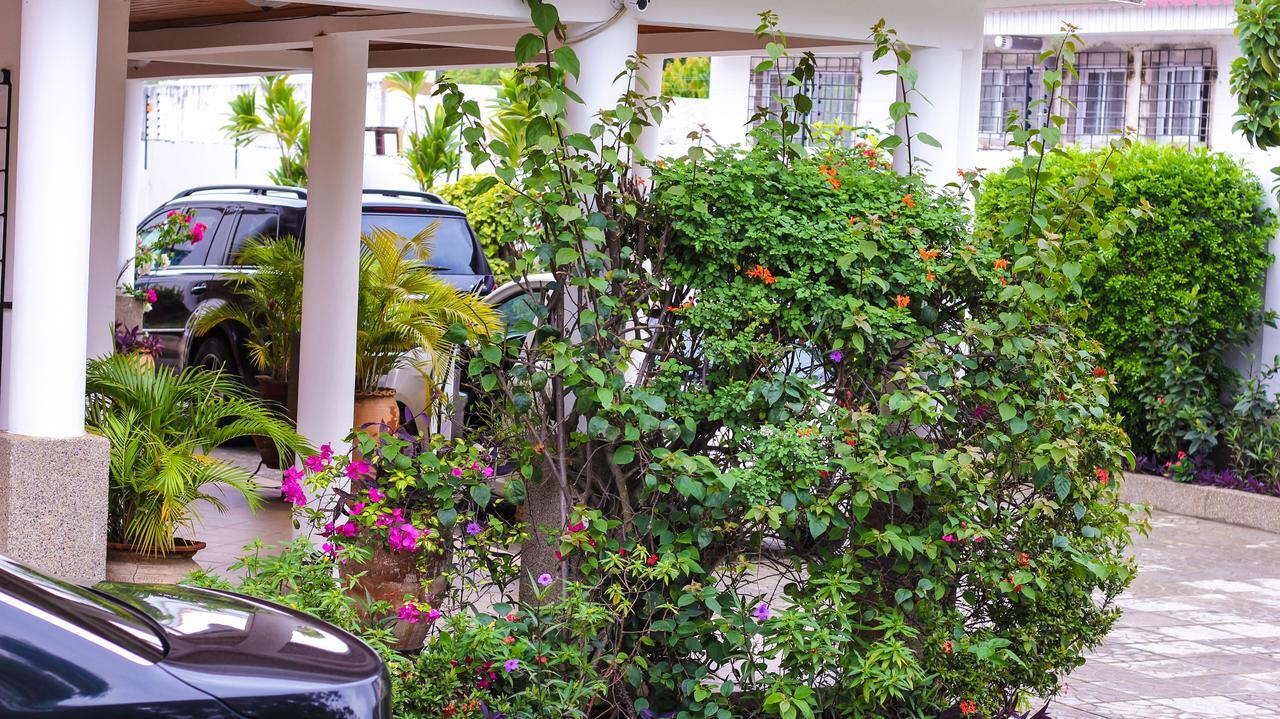Lavender Lodge Hotel Acra Exterior foto