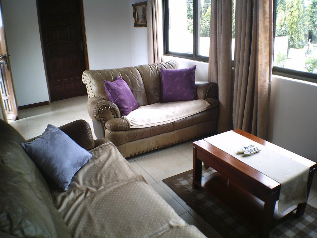 Lavender Lodge Hotel Acra Exterior foto
